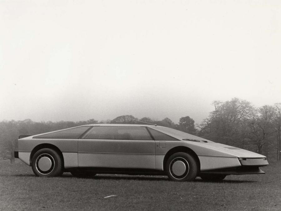  Aston Martin Bulldog Concept 1980 года  (фото 16 из 18)